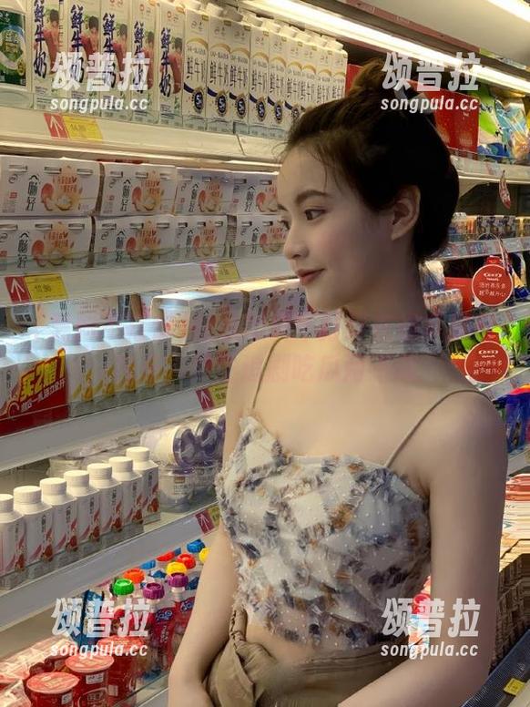 吃瓜黑料不打烊在线苹果版发布，男生追剧吃瓜两不误