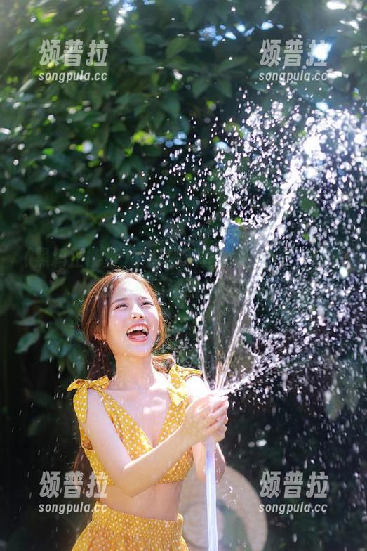 下载黑料正能量APP，妹子教你永不迷路揭露真相