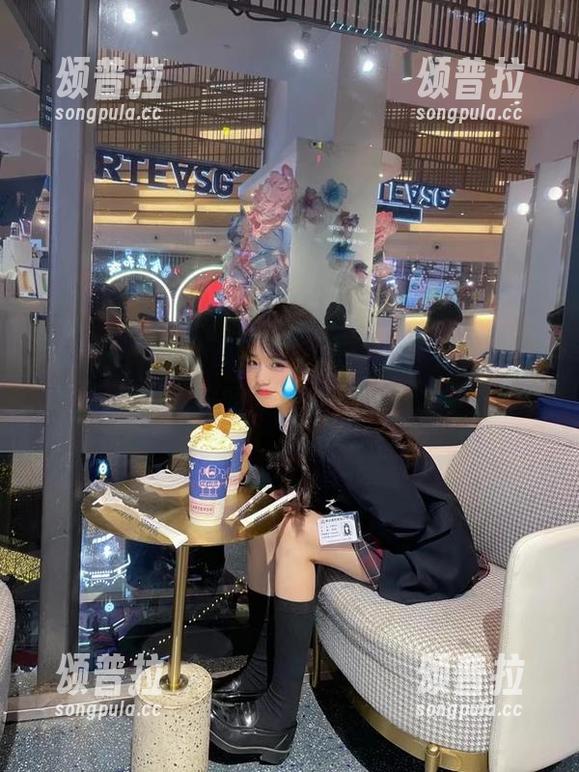 黑料社区正能量老司机不打烊，海量视频带你吃瓜不停歇！