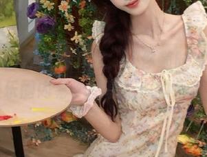 黑料网下载，让你随时观看各类娱乐圈内幕，尽享吃瓜的乐趣！