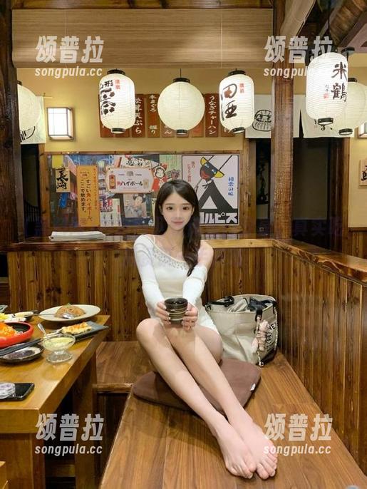 黑料网下载传送门分享，真实吃瓜资讯一手获取