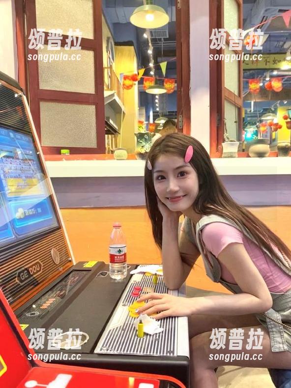 黑料网app带你吃瓜，收藏实用爆料一网打尽