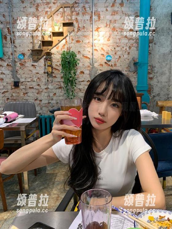 黑料网在线全方位呈现最劲爆的娱乐八卦